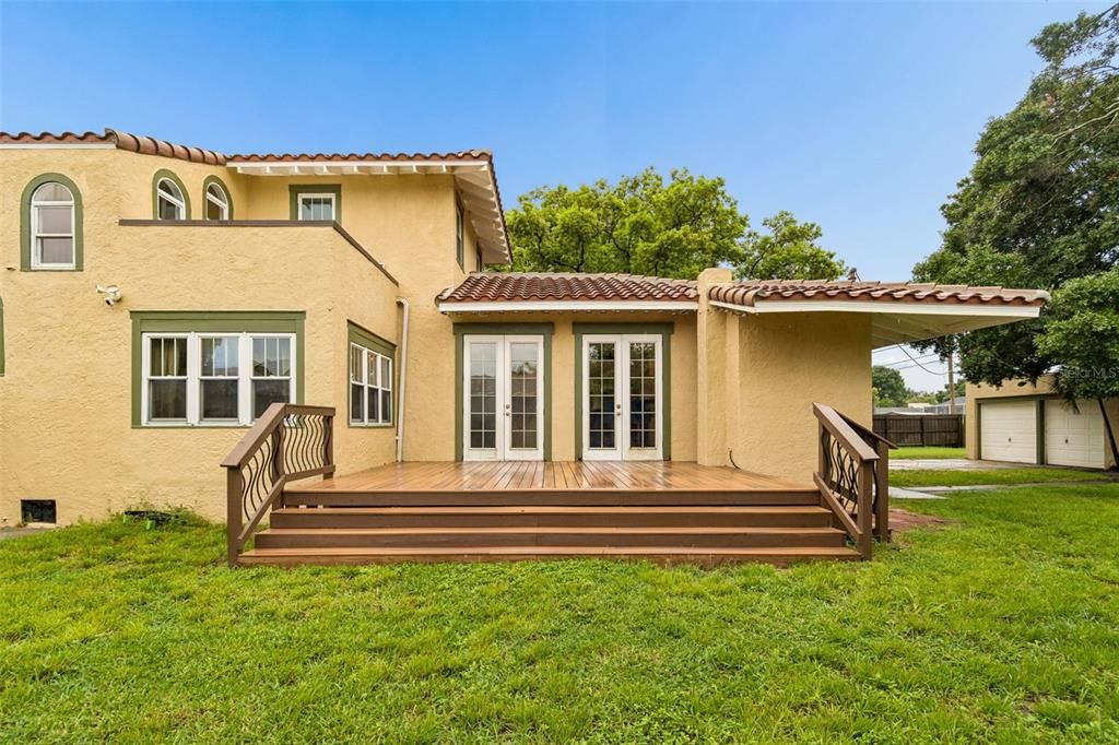 Activo con contrato: $649,000 (3 camas, 2 baños, 2351 Pies cuadrados)