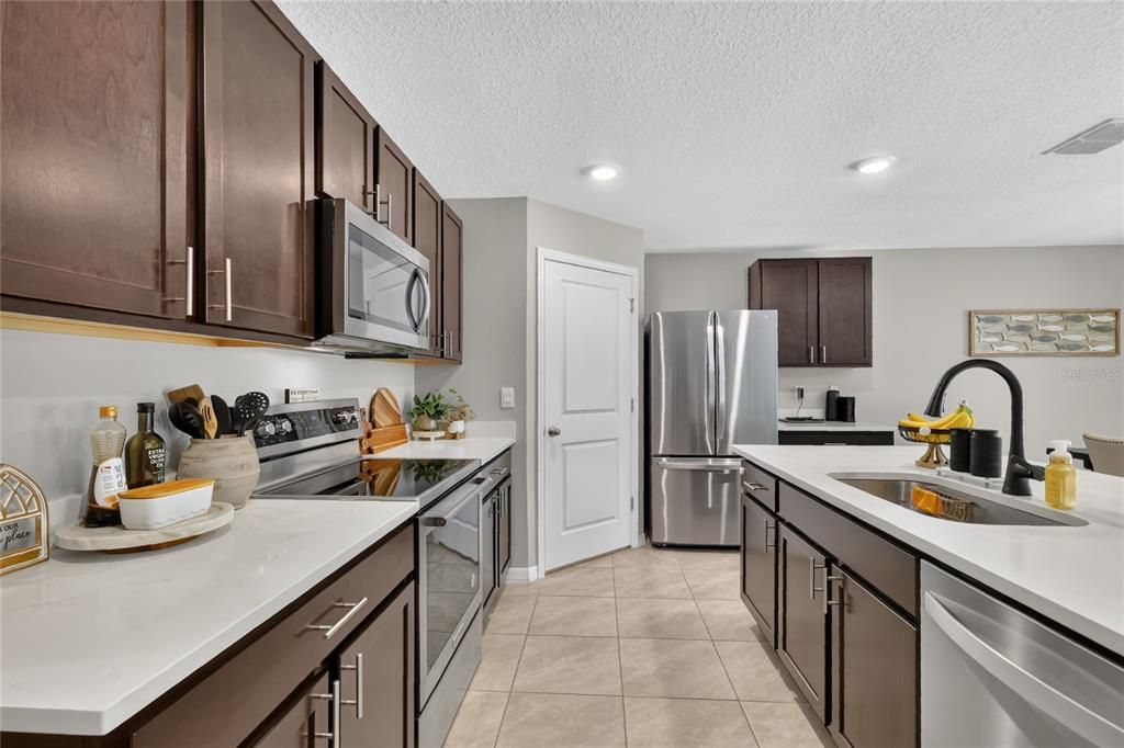 En Venta: $314,900 (4 camas, 2 baños, 1827 Pies cuadrados)
