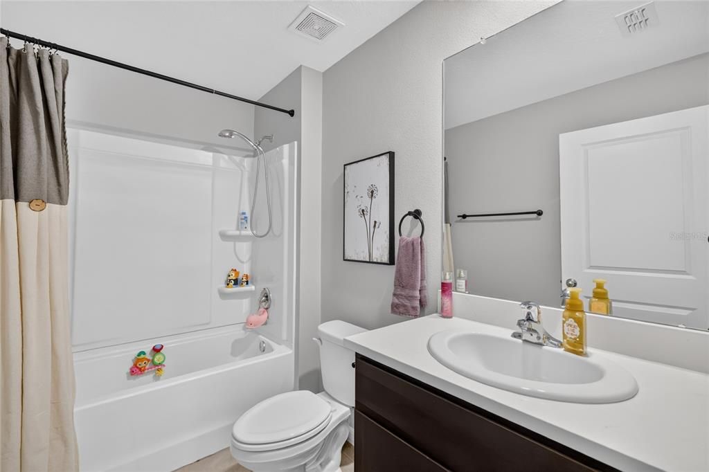 En Venta: $314,900 (4 camas, 2 baños, 1827 Pies cuadrados)