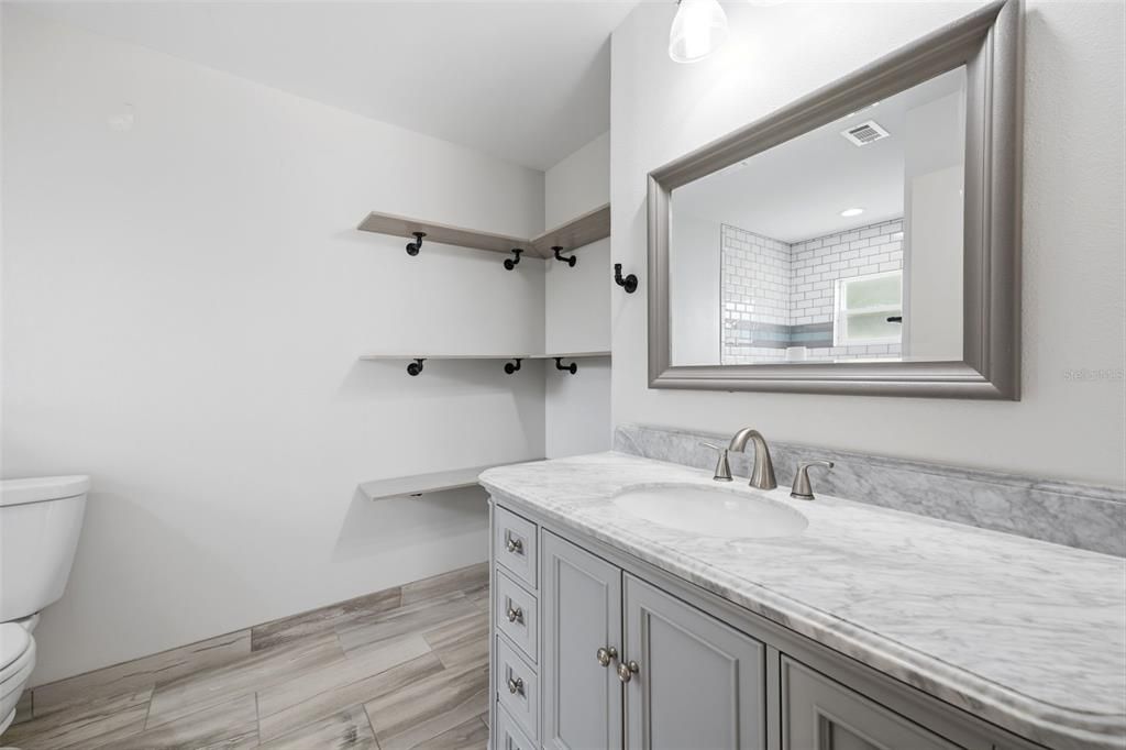 En Venta: $295,000 (2 camas, 2 baños, 1225 Pies cuadrados)