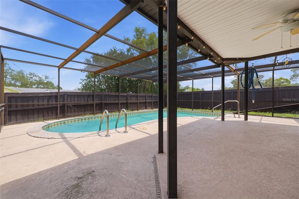 En Venta: $295,000 (2 camas, 2 baños, 1225 Pies cuadrados)