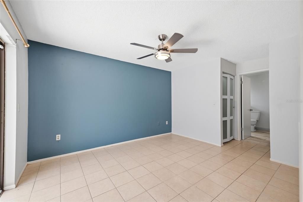 En Venta: $295,000 (2 camas, 2 baños, 1225 Pies cuadrados)