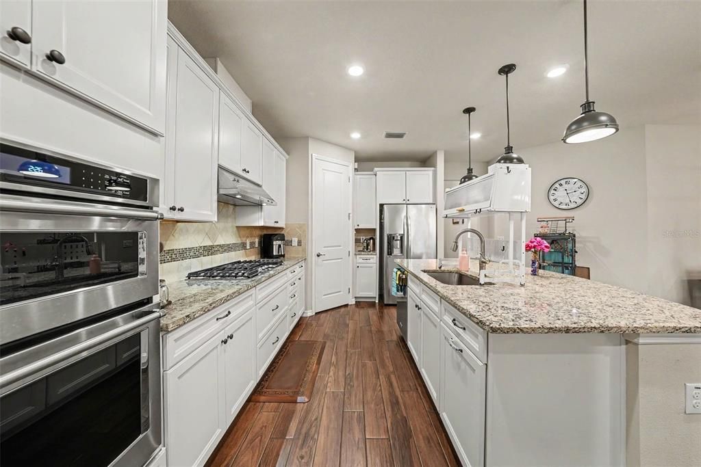 En Venta: $660,000 (4 camas, 3 baños, 2881 Pies cuadrados)
