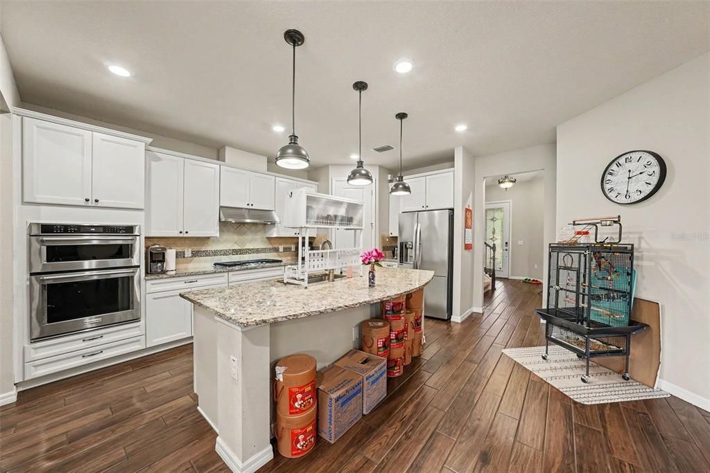 En Venta: $660,000 (4 camas, 3 baños, 2881 Pies cuadrados)