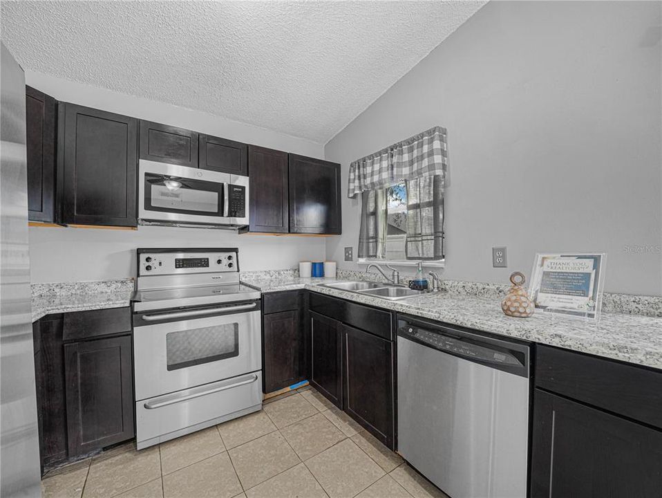 En Venta: $270,000 (3 camas, 2 baños, 1294 Pies cuadrados)