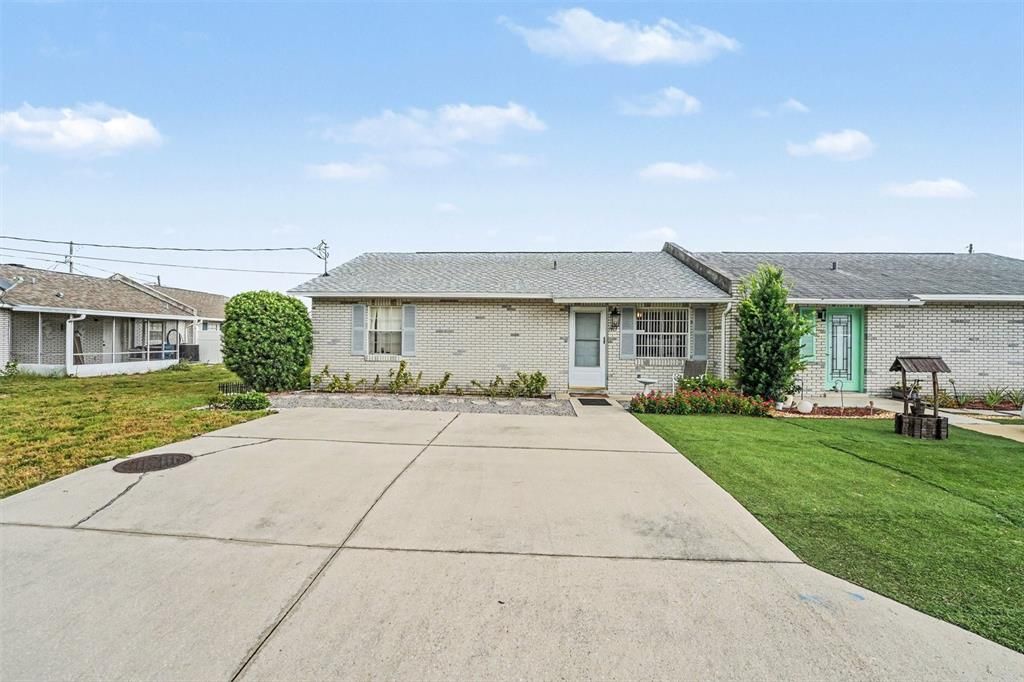 На продажу: $135,000 (2 спален, 2 ванн, 858 Квадратных фут)