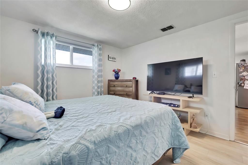 En Venta: $244,500 (3 camas, 2 baños, 1307 Pies cuadrados)
