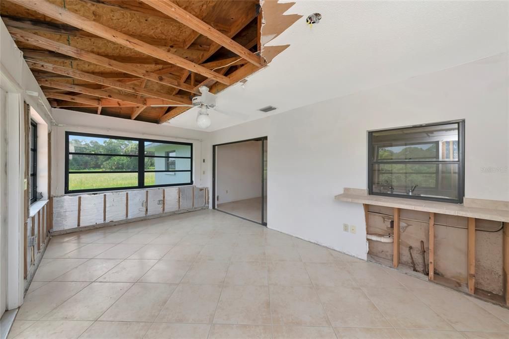 For Sale: $209,000 (2 beds, 2 baths, 1558 Square Feet)