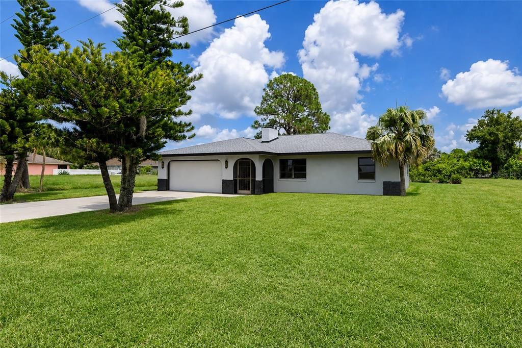 For Sale: $209,000 (2 beds, 2 baths, 1558 Square Feet)