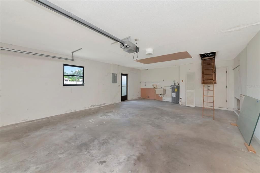 For Sale: $209,000 (2 beds, 2 baths, 1558 Square Feet)