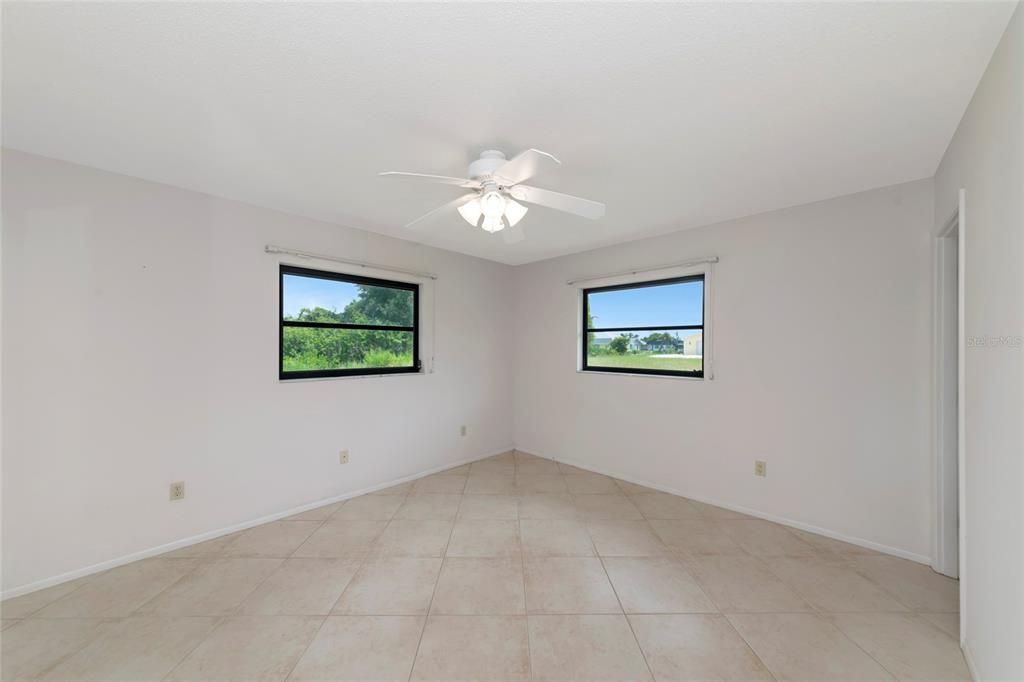 For Sale: $209,000 (2 beds, 2 baths, 1558 Square Feet)
