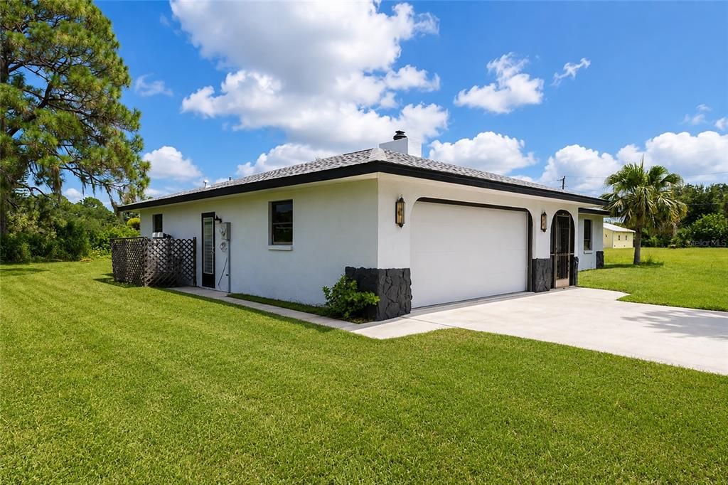 For Sale: $209,000 (2 beds, 2 baths, 1558 Square Feet)