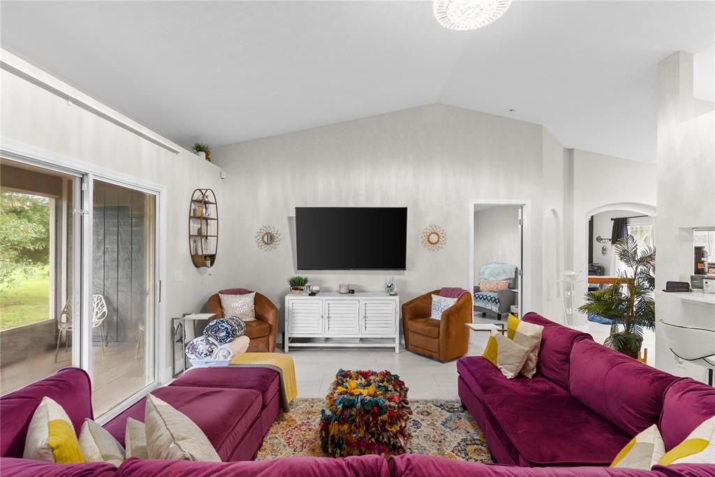 В аренду: $2,500 (3 спален, 2 ванн, 1627 Квадратных фут)