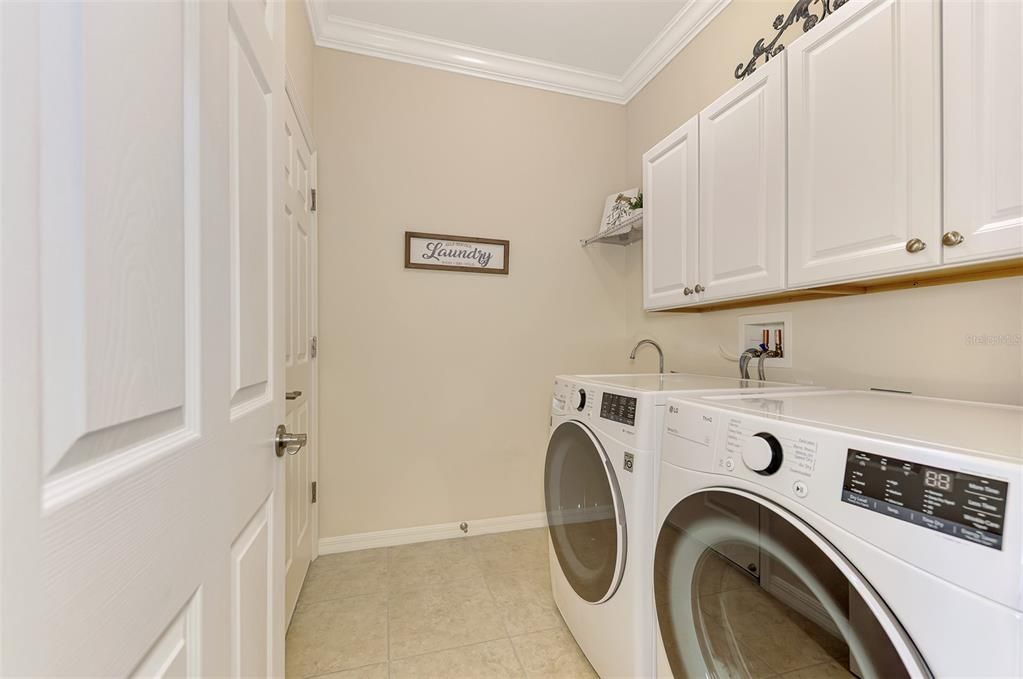 Active With Contract: $449,000 (3 beds, 2 baths, 1806 Square Feet)