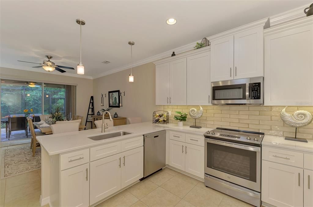 Active With Contract: $449,000 (3 beds, 2 baths, 1806 Square Feet)