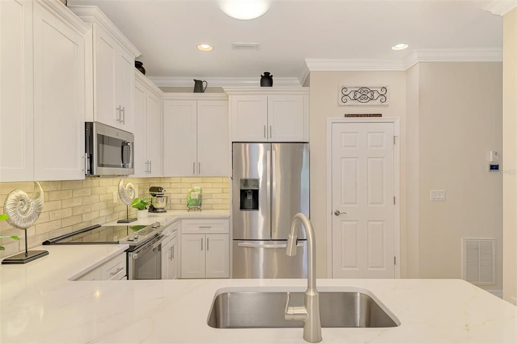 Active With Contract: $449,000 (3 beds, 2 baths, 1806 Square Feet)