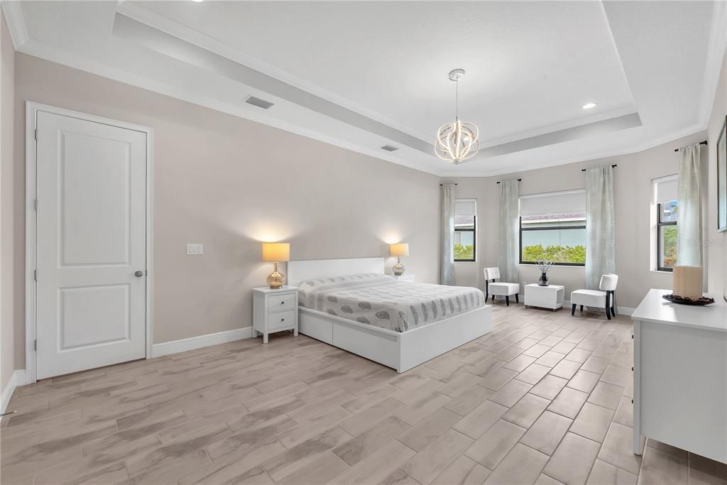 Active With Contract: $699,900 (4 beds, 4 baths, 3138 Square Feet)