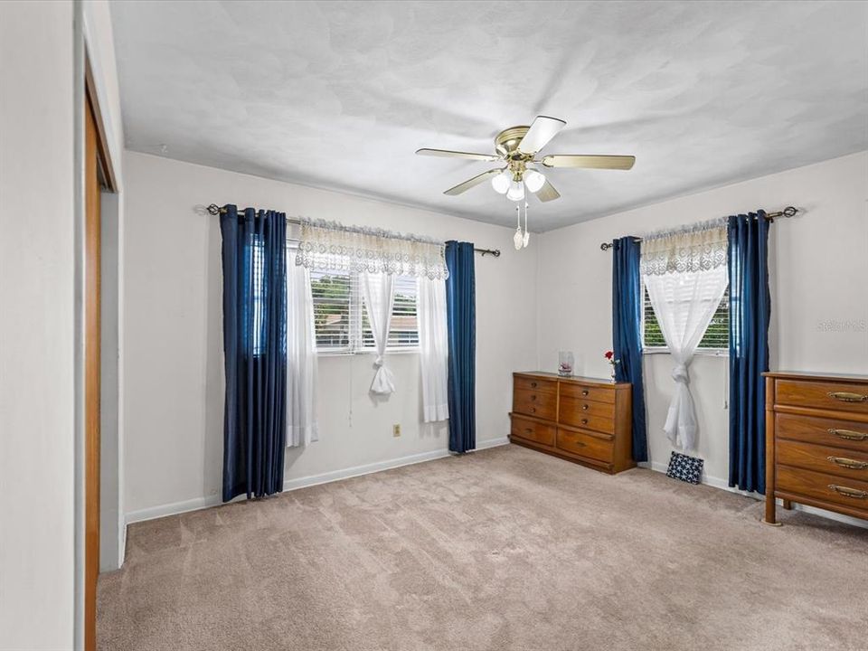 Activo con contrato: $475,000 (3 camas, 3 baños, 1642 Pies cuadrados)