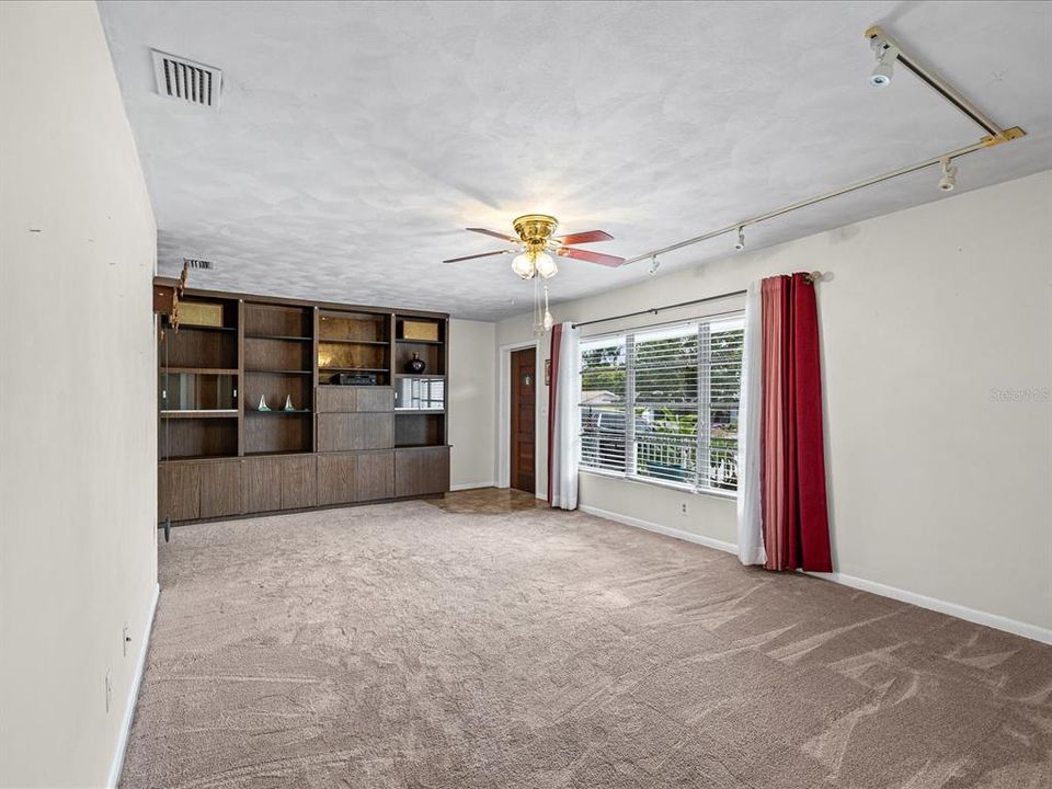 Activo con contrato: $475,000 (3 camas, 3 baños, 1642 Pies cuadrados)