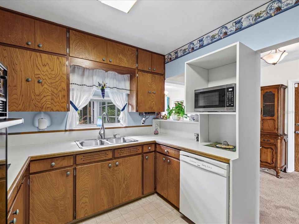 Activo con contrato: $475,000 (3 camas, 3 baños, 1642 Pies cuadrados)