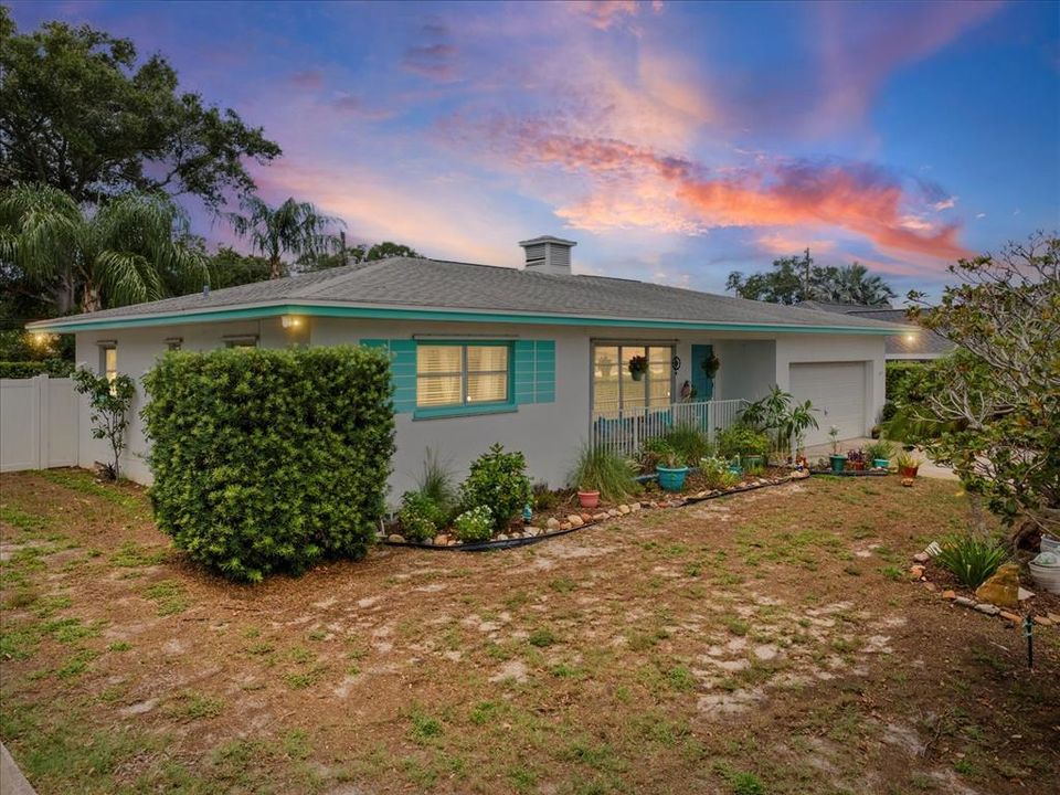 Activo con contrato: $475,000 (3 camas, 3 baños, 1642 Pies cuadrados)