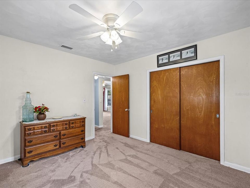 Activo con contrato: $475,000 (3 camas, 3 baños, 1642 Pies cuadrados)