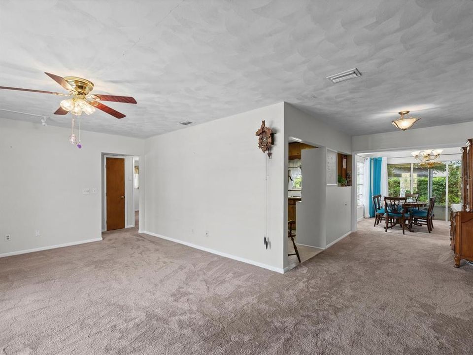 Activo con contrato: $475,000 (3 camas, 3 baños, 1642 Pies cuadrados)