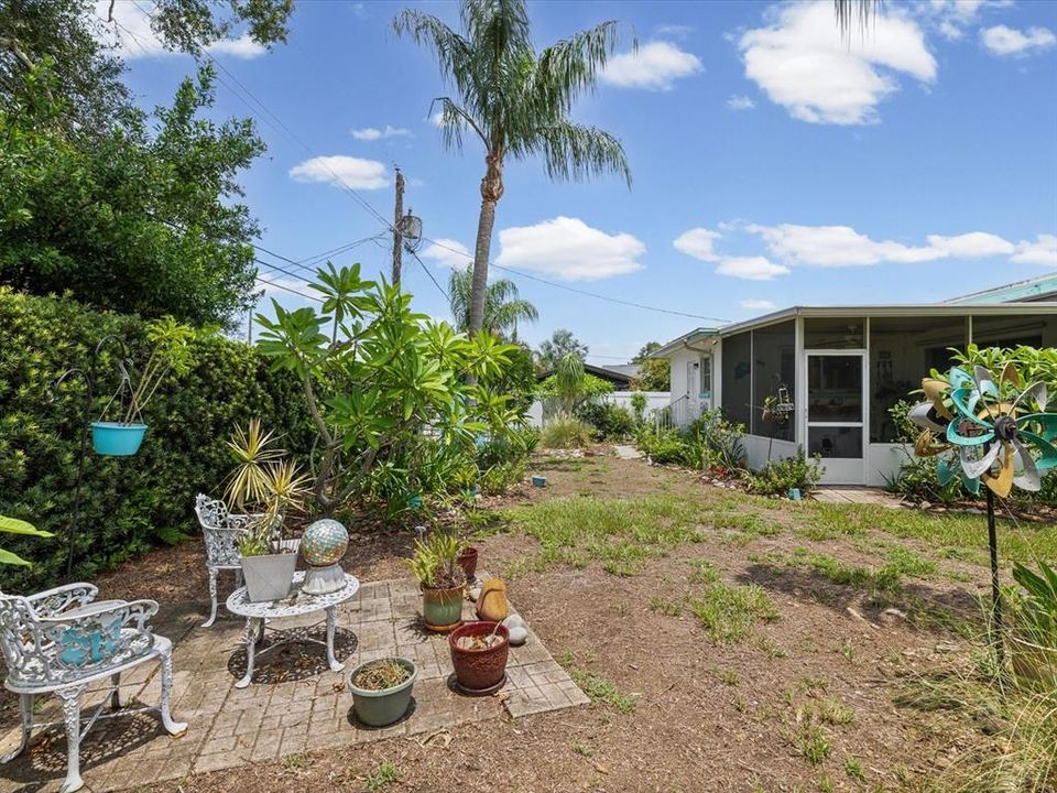 Activo con contrato: $475,000 (3 camas, 3 baños, 1642 Pies cuadrados)