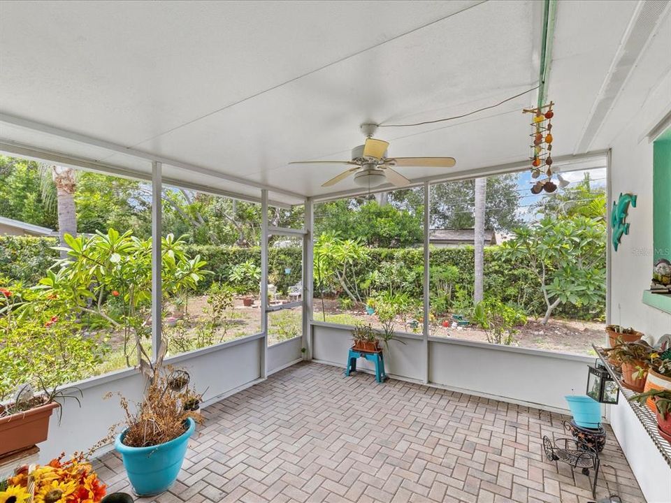 Activo con contrato: $475,000 (3 camas, 3 baños, 1642 Pies cuadrados)