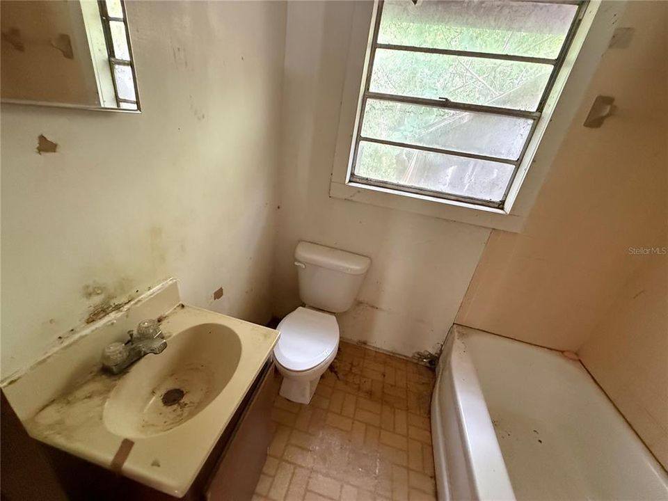 En Venta: $119,900 (3 camas, 1 baños, 864 Pies cuadrados)