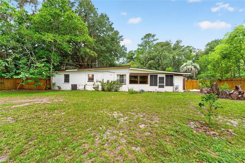 For Sale: $183,000 (3 beds, 1 baths, 1059 Square Feet)