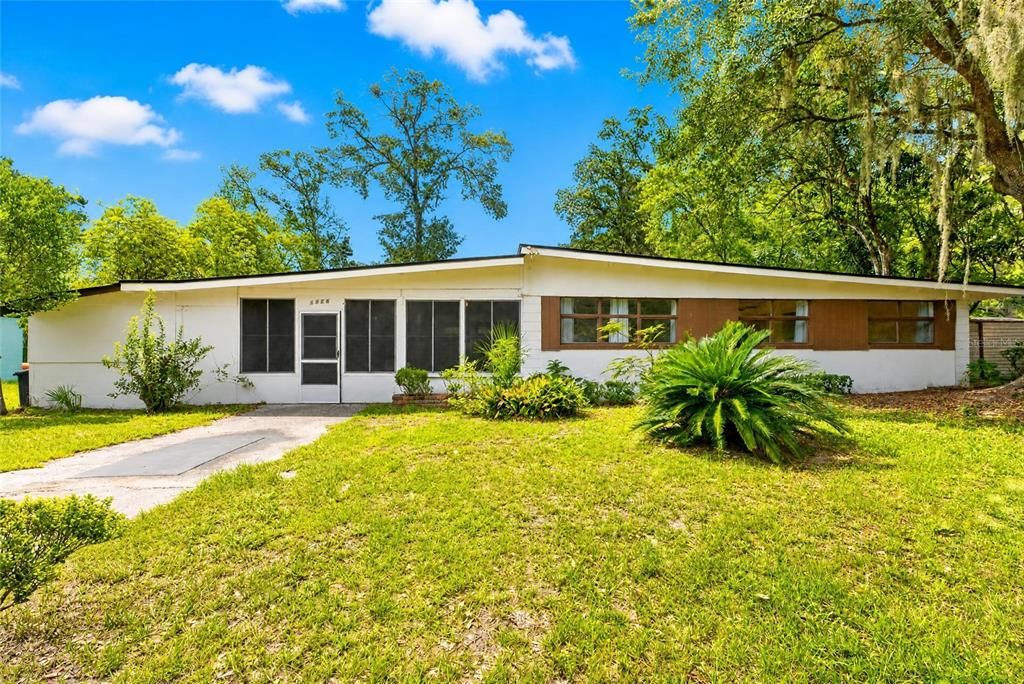 For Sale: $183,000 (3 beds, 1 baths, 1059 Square Feet)