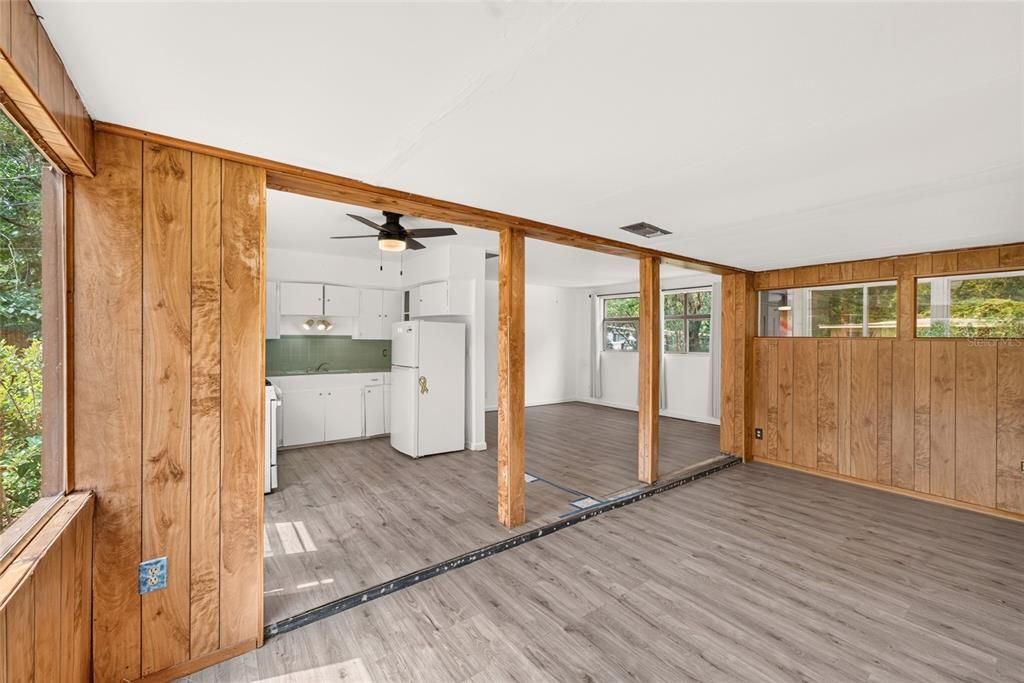 For Sale: $183,000 (3 beds, 1 baths, 1059 Square Feet)