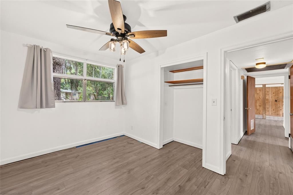 For Sale: $183,000 (3 beds, 1 baths, 1059 Square Feet)