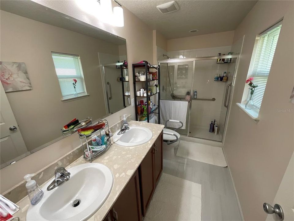 En Venta: $299,000 (3 camas, 2 baños, 1537 Pies cuadrados)