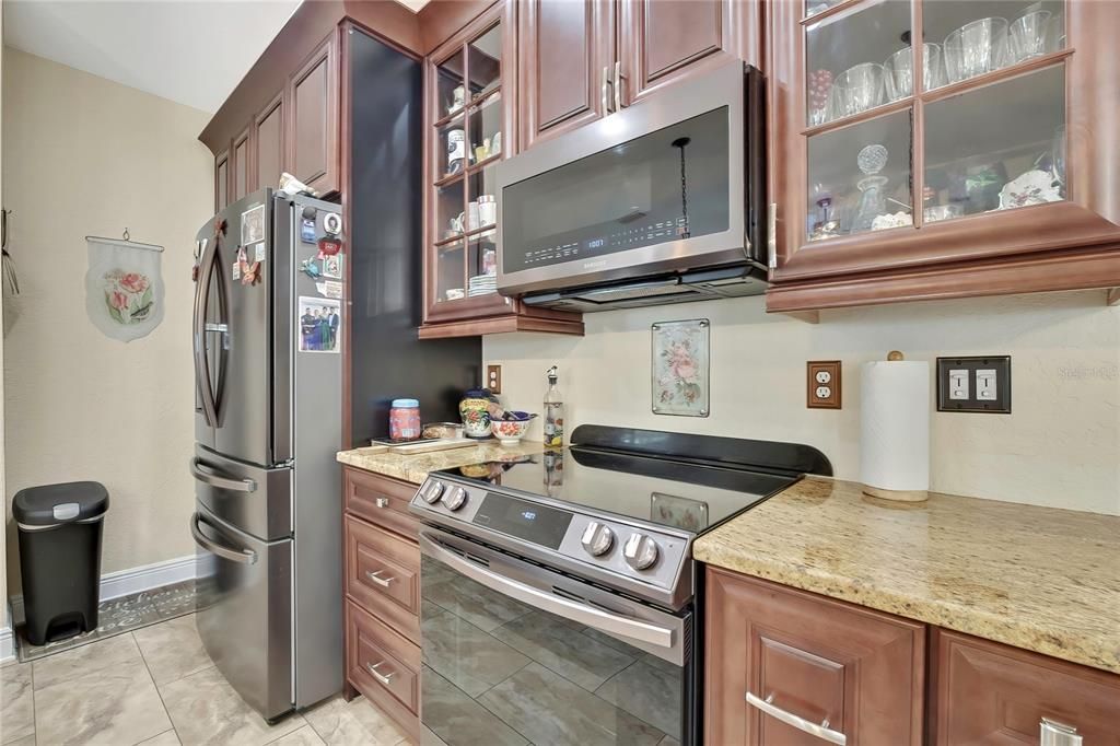На продажу: $379,000 (3 спален, 2 ванн, 1592 Квадратных фут)