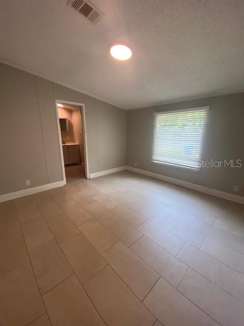 В аренду: $2,195 (3 спален, 2 ванн, 1296 Квадратных фут)