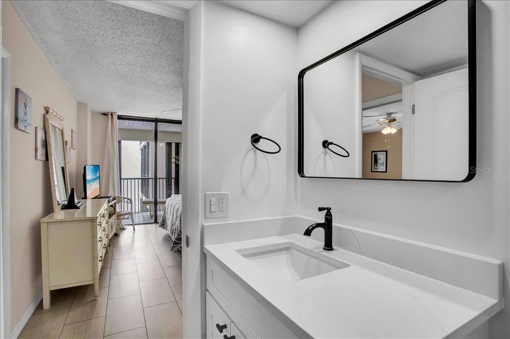 En Venta: $644,900 (2 camas, 2 baños, 1100 Pies cuadrados)