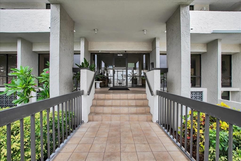 En Venta: $644,900 (2 camas, 2 baños, 1100 Pies cuadrados)