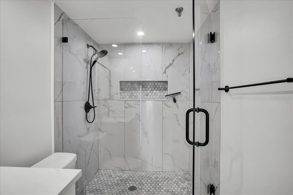En Venta: $644,900 (2 camas, 2 baños, 1100 Pies cuadrados)