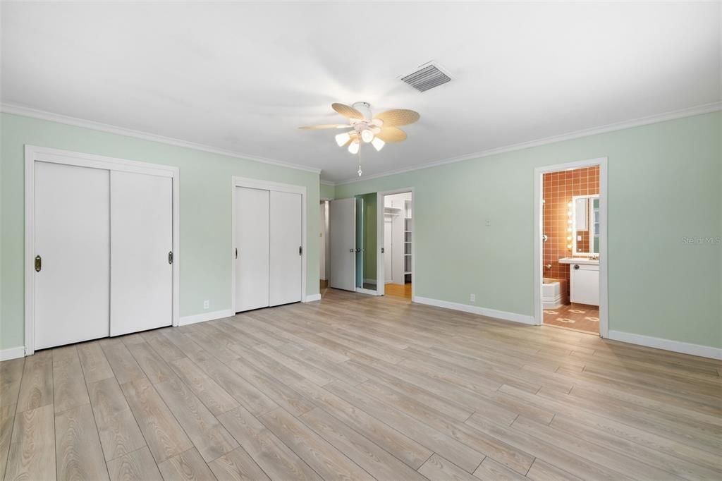 Activo con contrato: $434,900 (3 camas, 2 baños, 2073 Pies cuadrados)