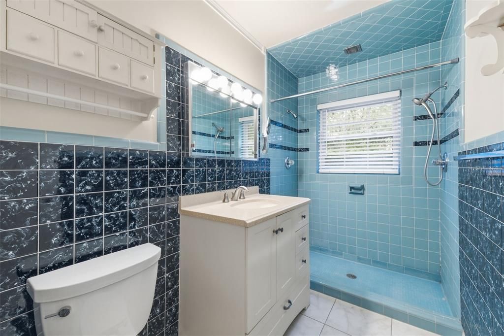 Activo con contrato: $434,900 (3 camas, 2 baños, 2073 Pies cuadrados)