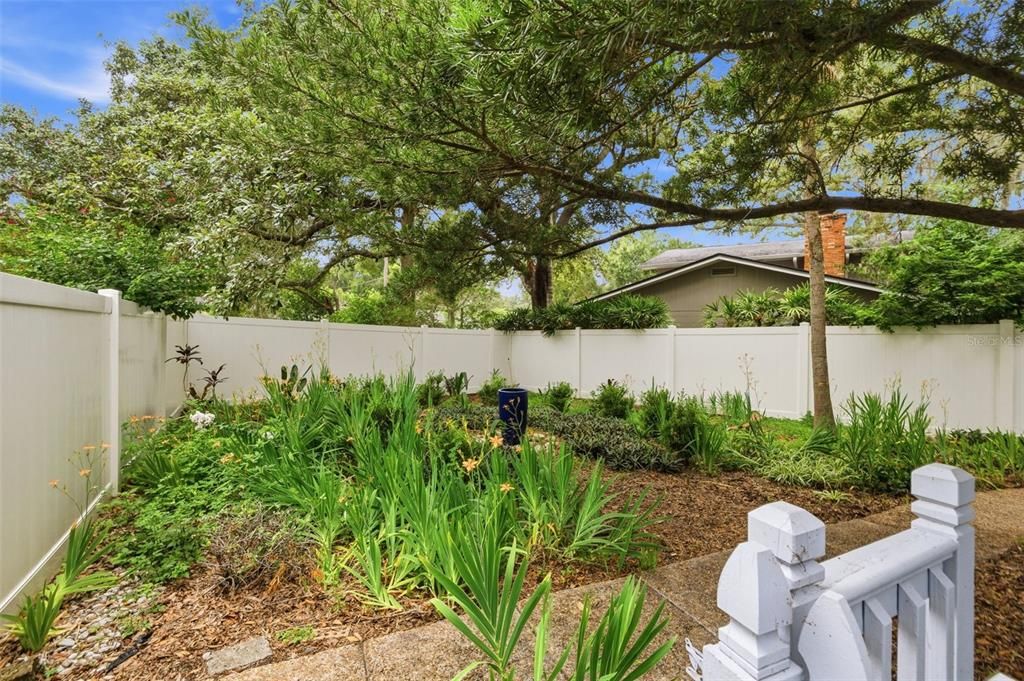 Activo con contrato: $434,900 (3 camas, 2 baños, 2073 Pies cuadrados)