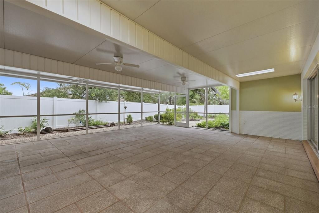 Activo con contrato: $434,900 (3 camas, 2 baños, 2073 Pies cuadrados)