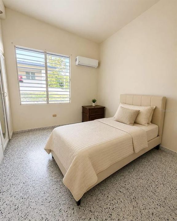 En Venta: $175,000 (4 camas, 2 baños, 1029 Pies cuadrados)