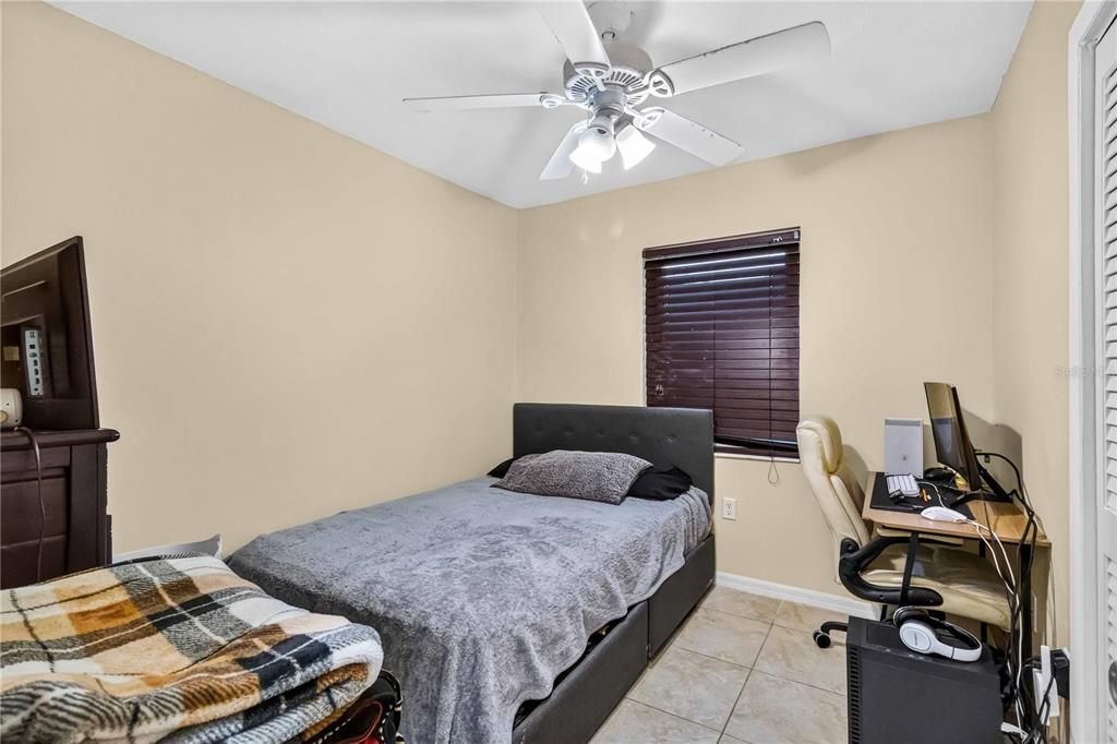 Active With Contract: $275,000 (3 beds, 2 baths, 1000 Square Feet)