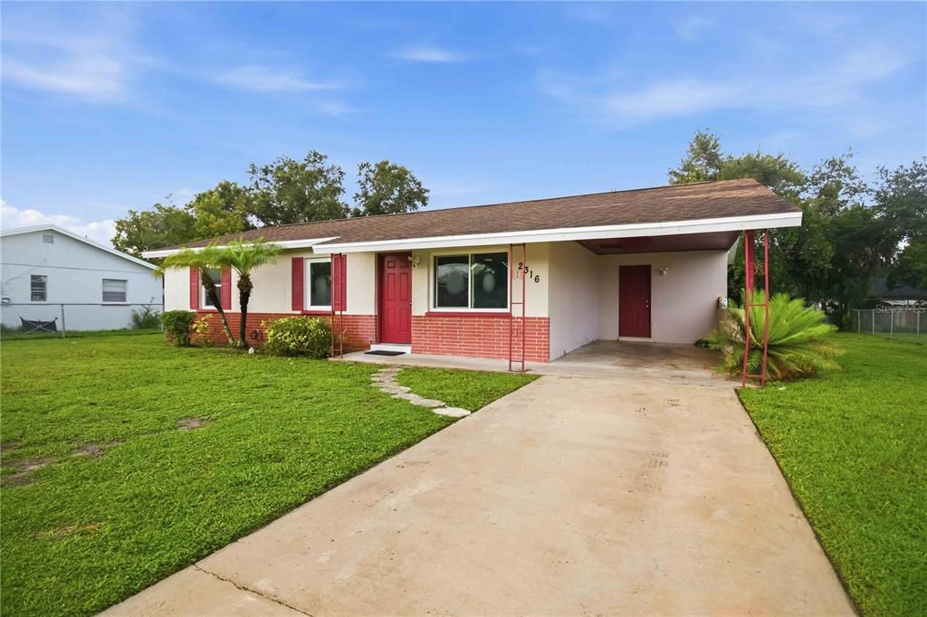 Active With Contract: $275,000 (3 beds, 2 baths, 1000 Square Feet)