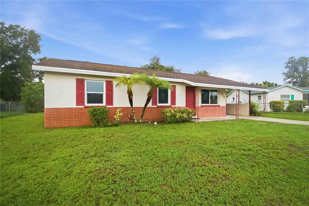 Active With Contract: $275,000 (3 beds, 2 baths, 1000 Square Feet)