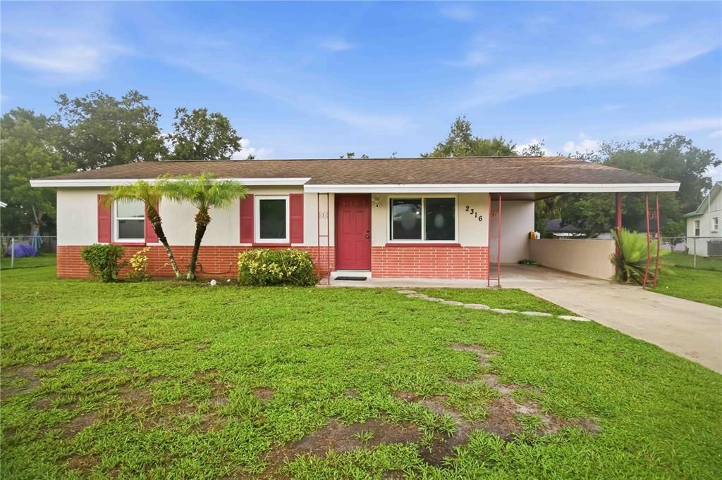 Active With Contract: $275,000 (3 beds, 2 baths, 1000 Square Feet)