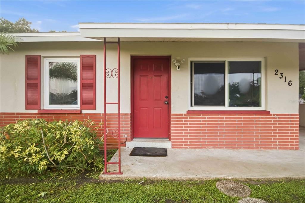 Active With Contract: $275,000 (3 beds, 2 baths, 1000 Square Feet)